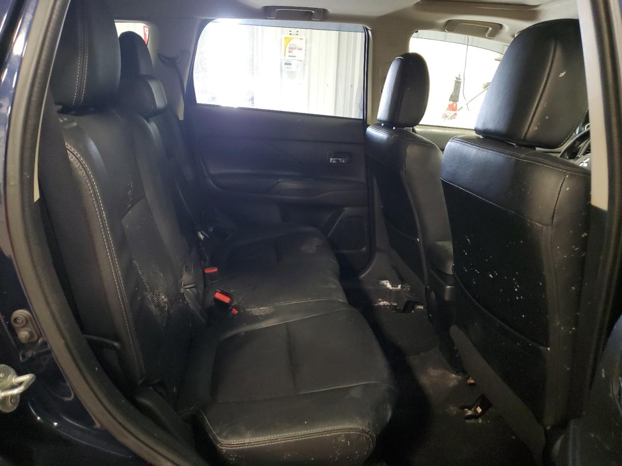 2017 Mitsubishi Outlander - Image 11
