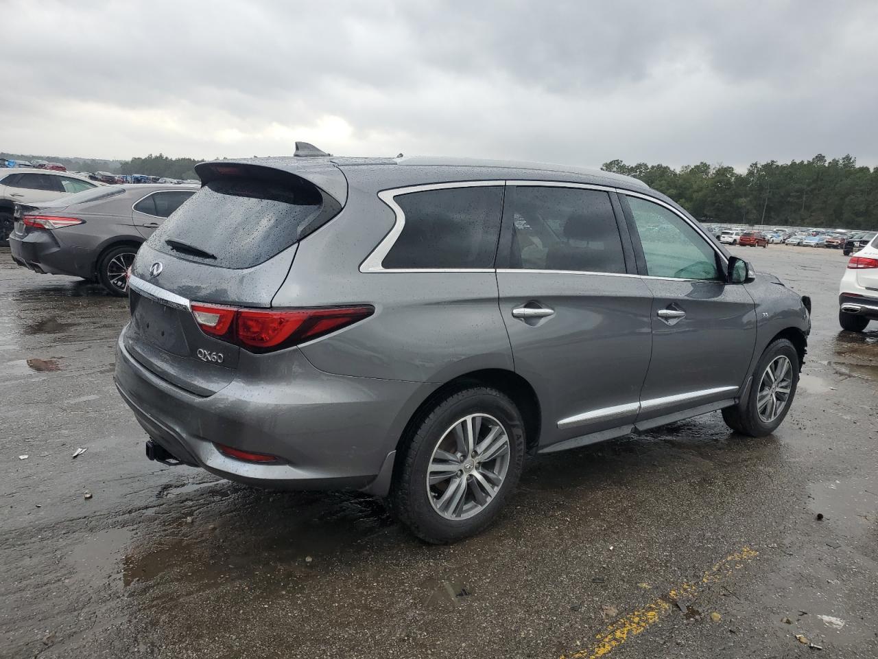 2016 Infiniti QX60 - Image 3