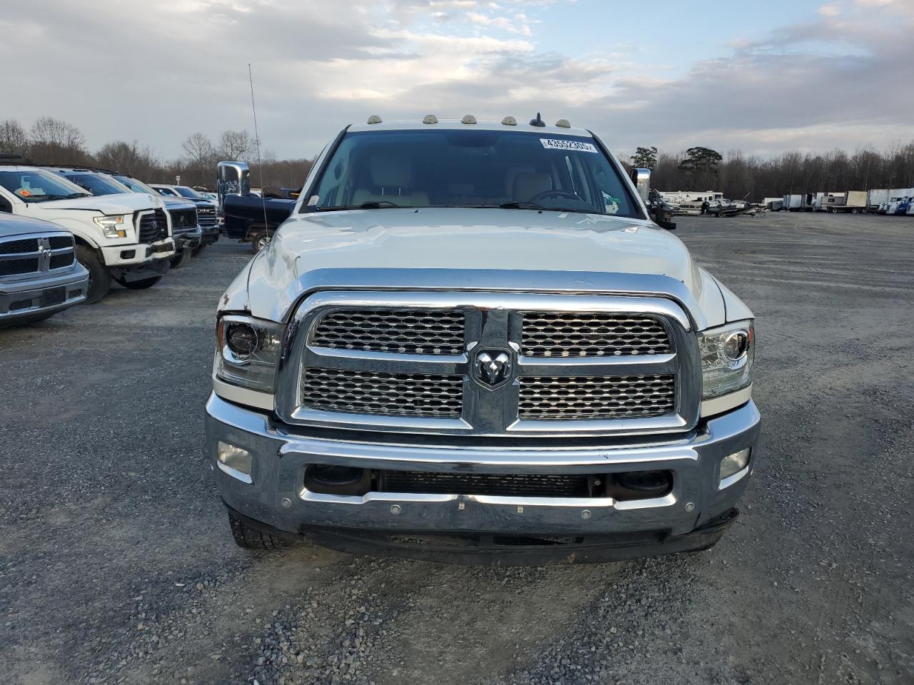 2016 RAM 3500 - Image 5