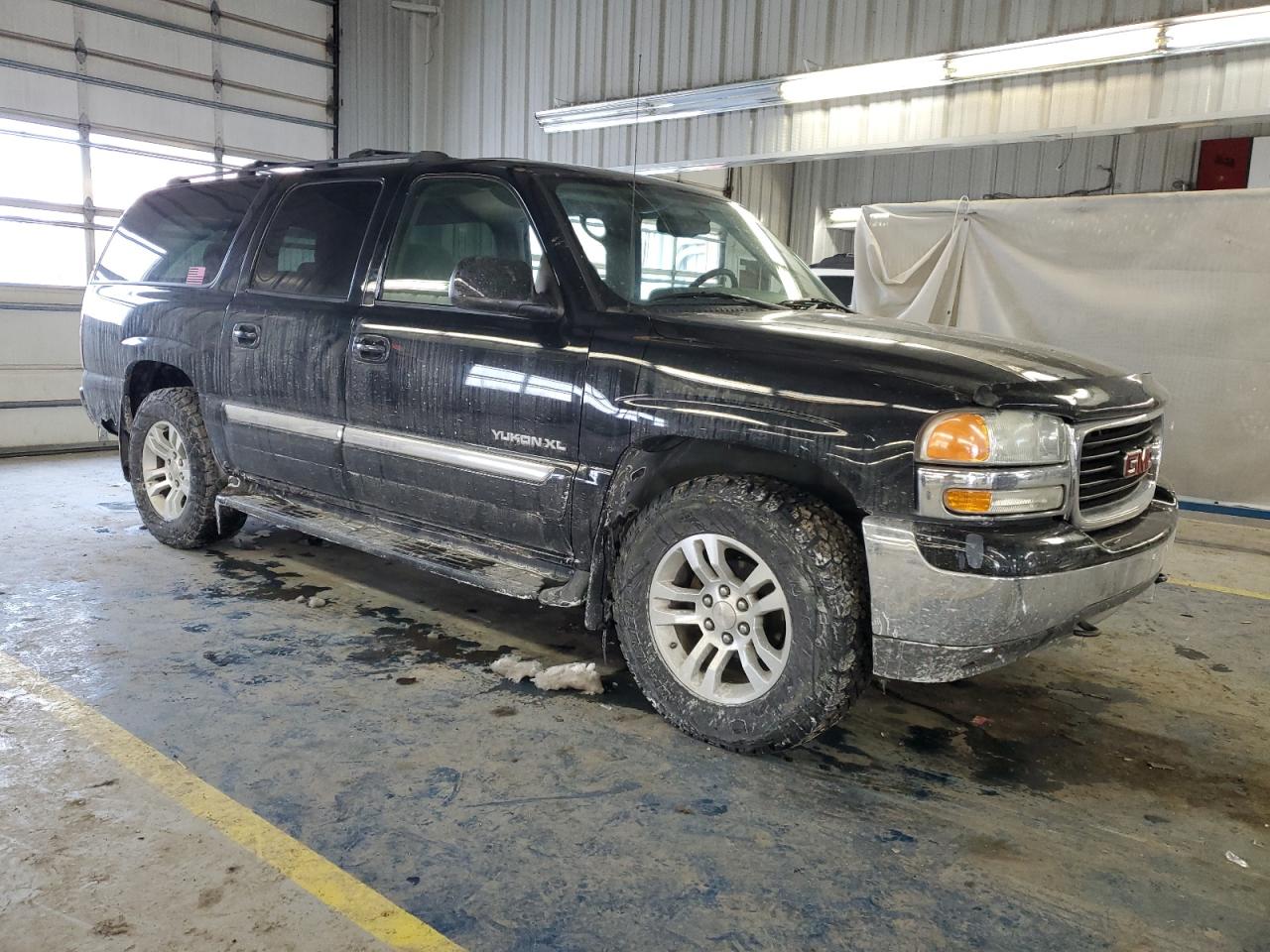 2004 GMC Yukon - Image 4