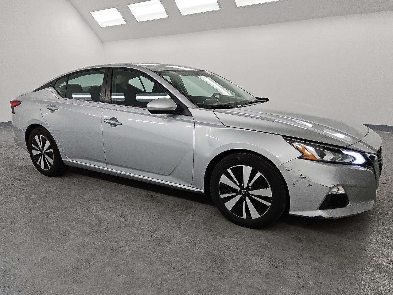 2021 Nissan Altima - Image 4