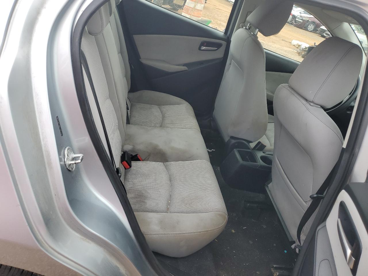 2019 Toyota Yaris - Image 10