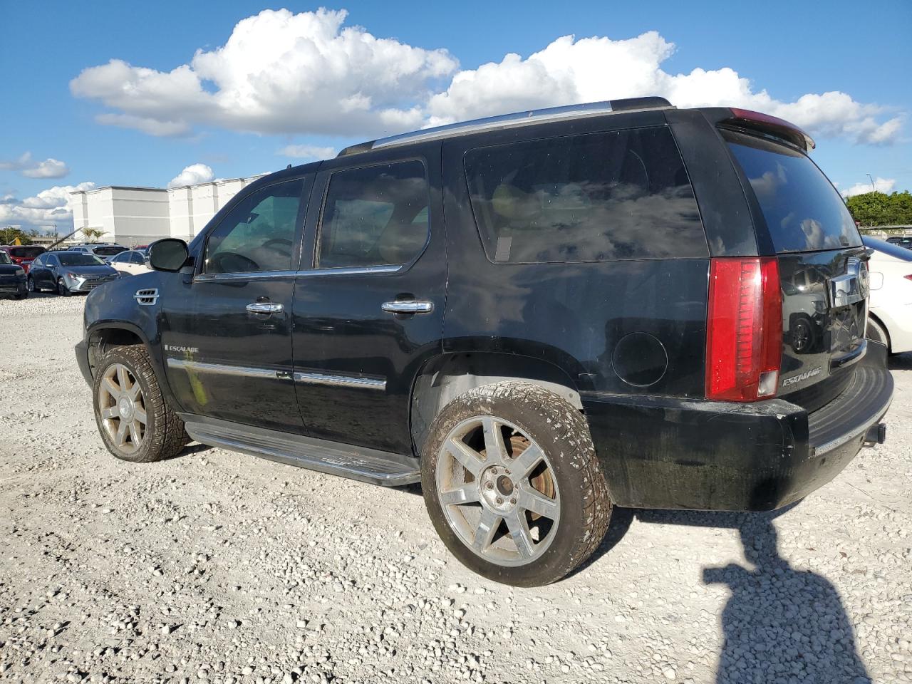 2007 Cadillac Escalade - Image 2