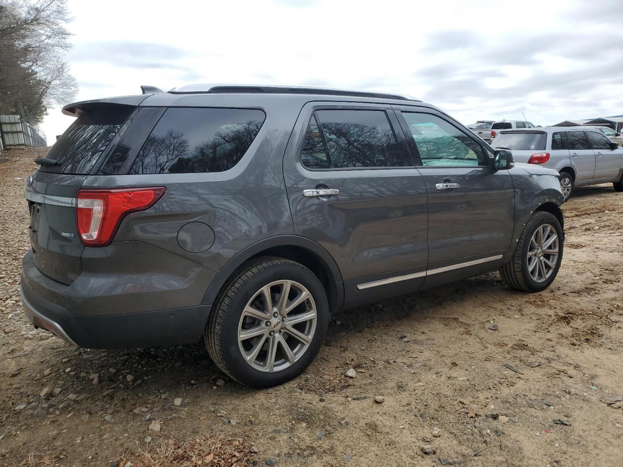 2016 Ford Explorer - Image 3