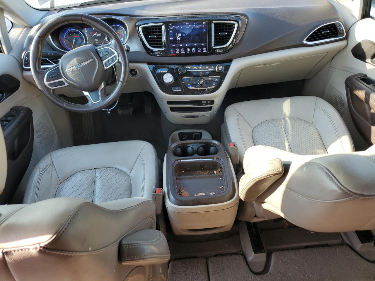 2018 Chrysler Pacifica - Image 8