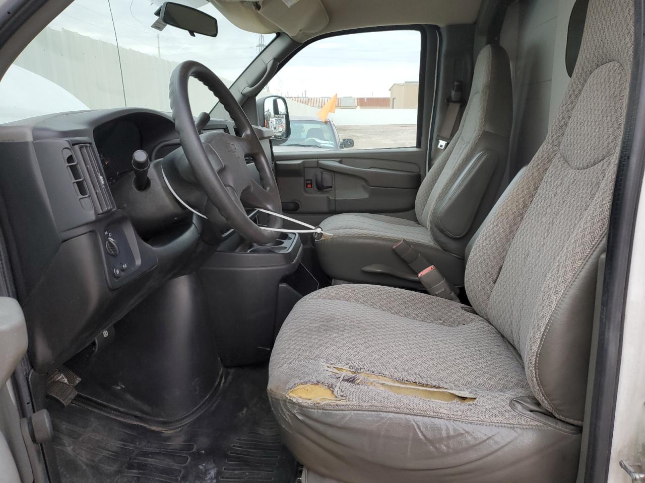 2007 Chevrolet Express - Image 7