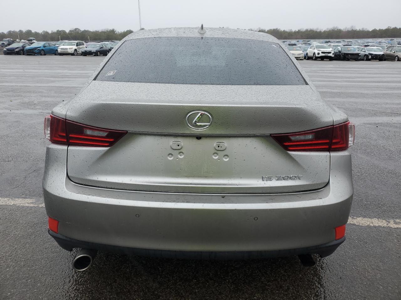 2016 Lexus IS - Image 6