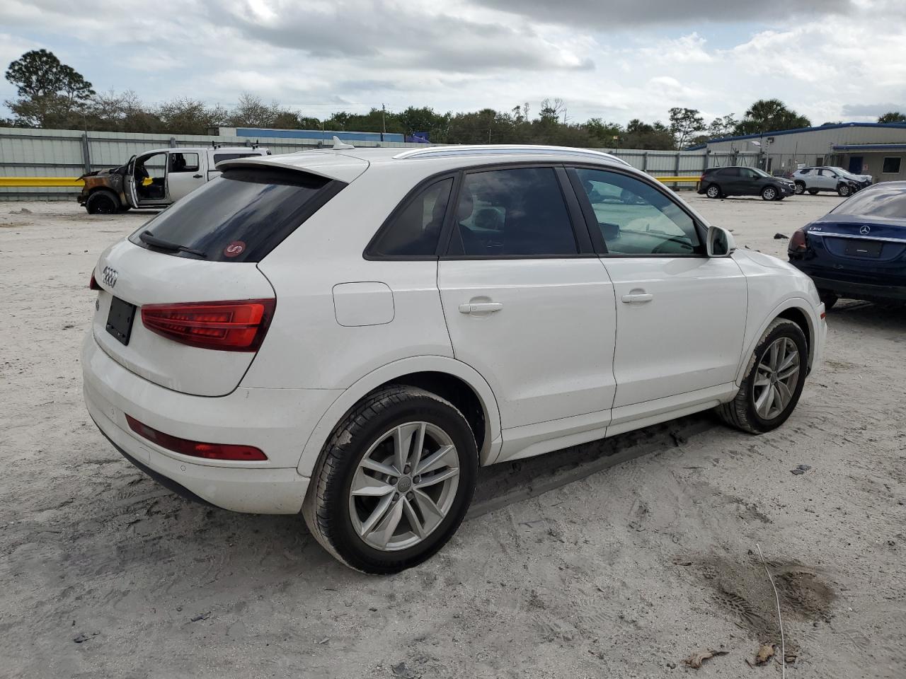 2017 Audi Q3 - Image 3