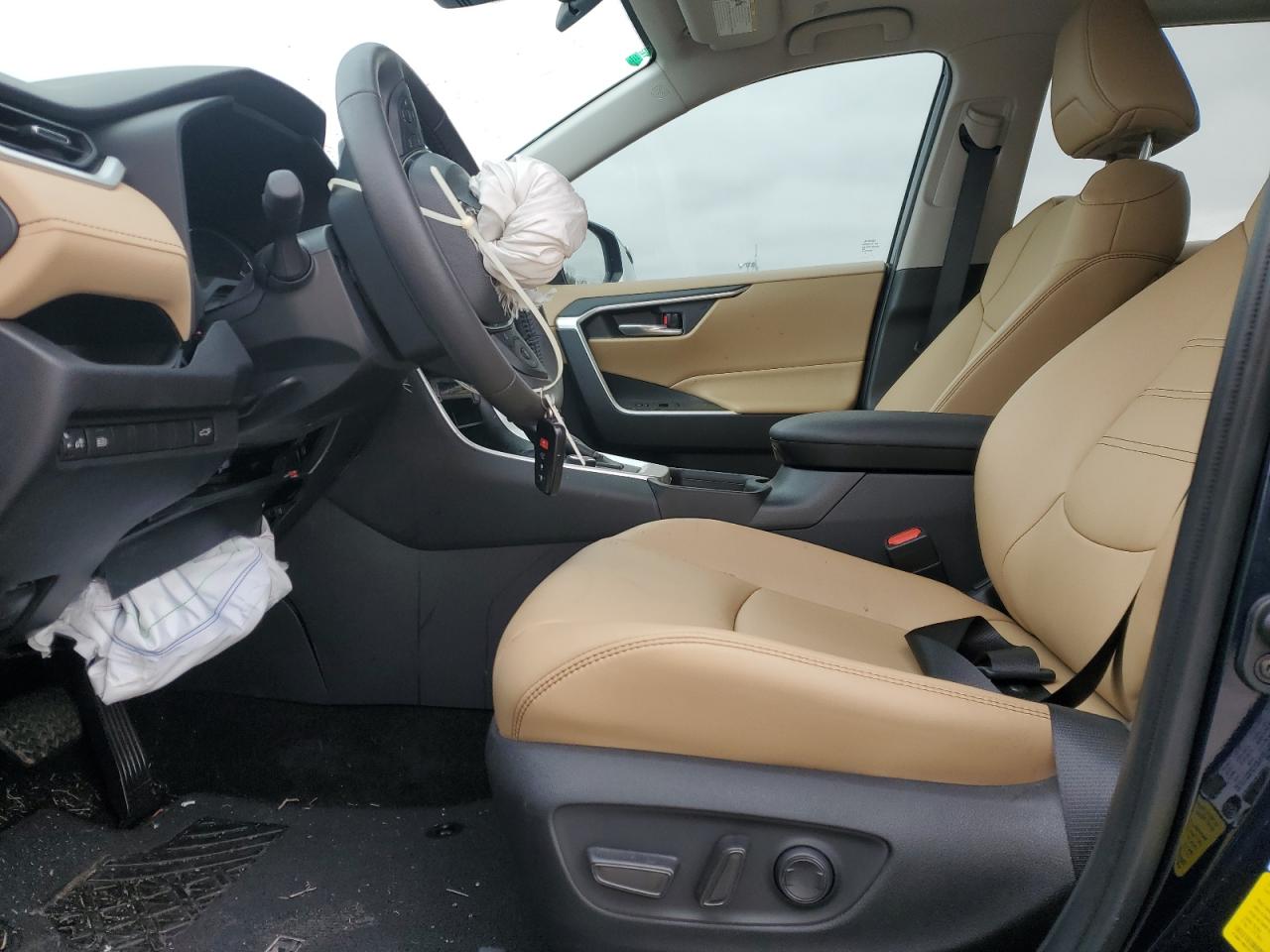 2024 Toyota RAV 4 - Image 7