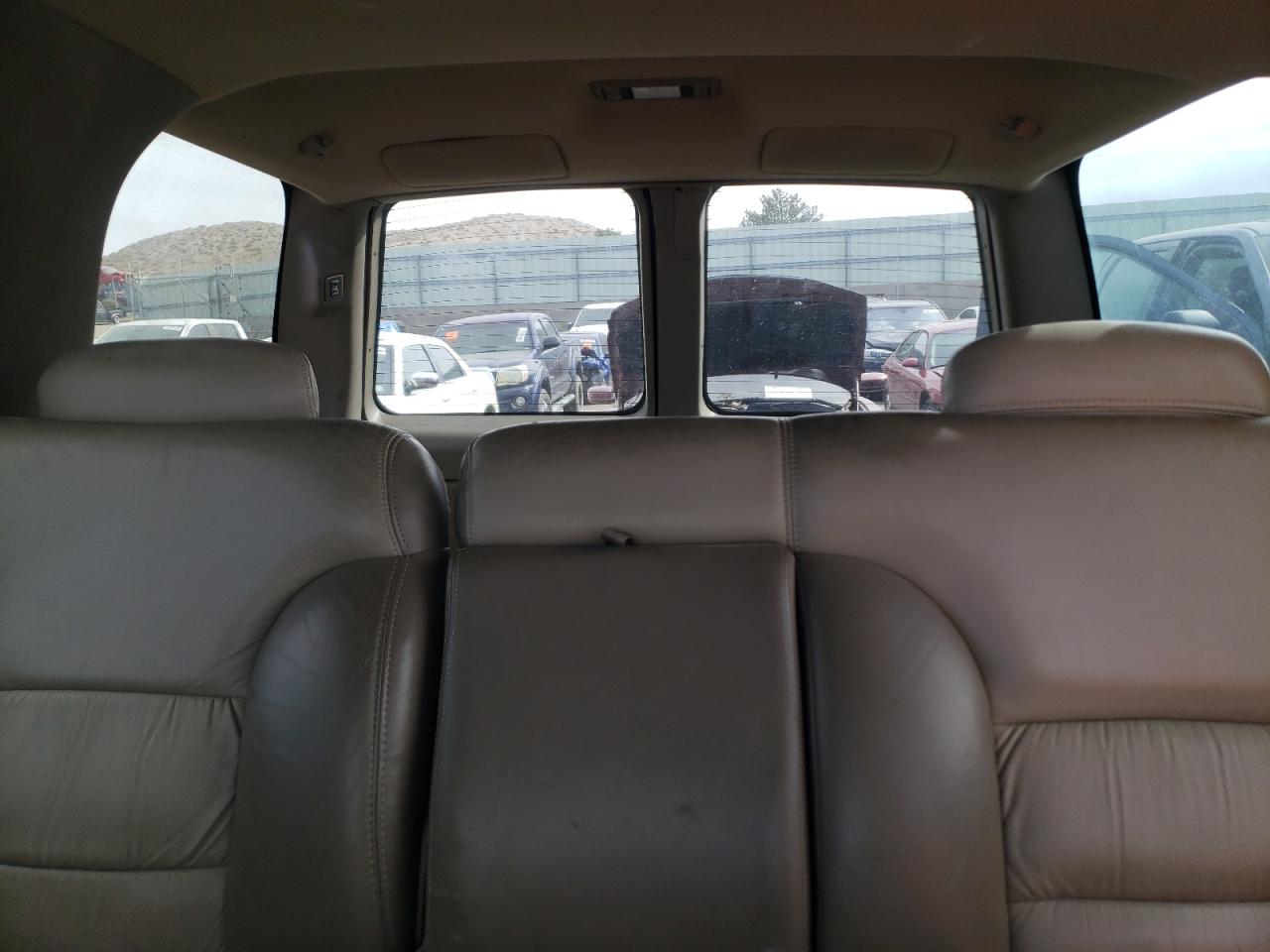 2000 Chevrolet Tahoe - Image 10