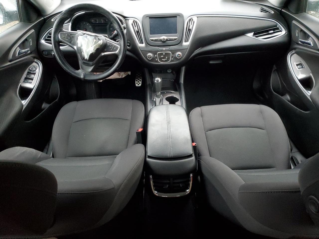 2017 Chevrolet Malibu - Image 8