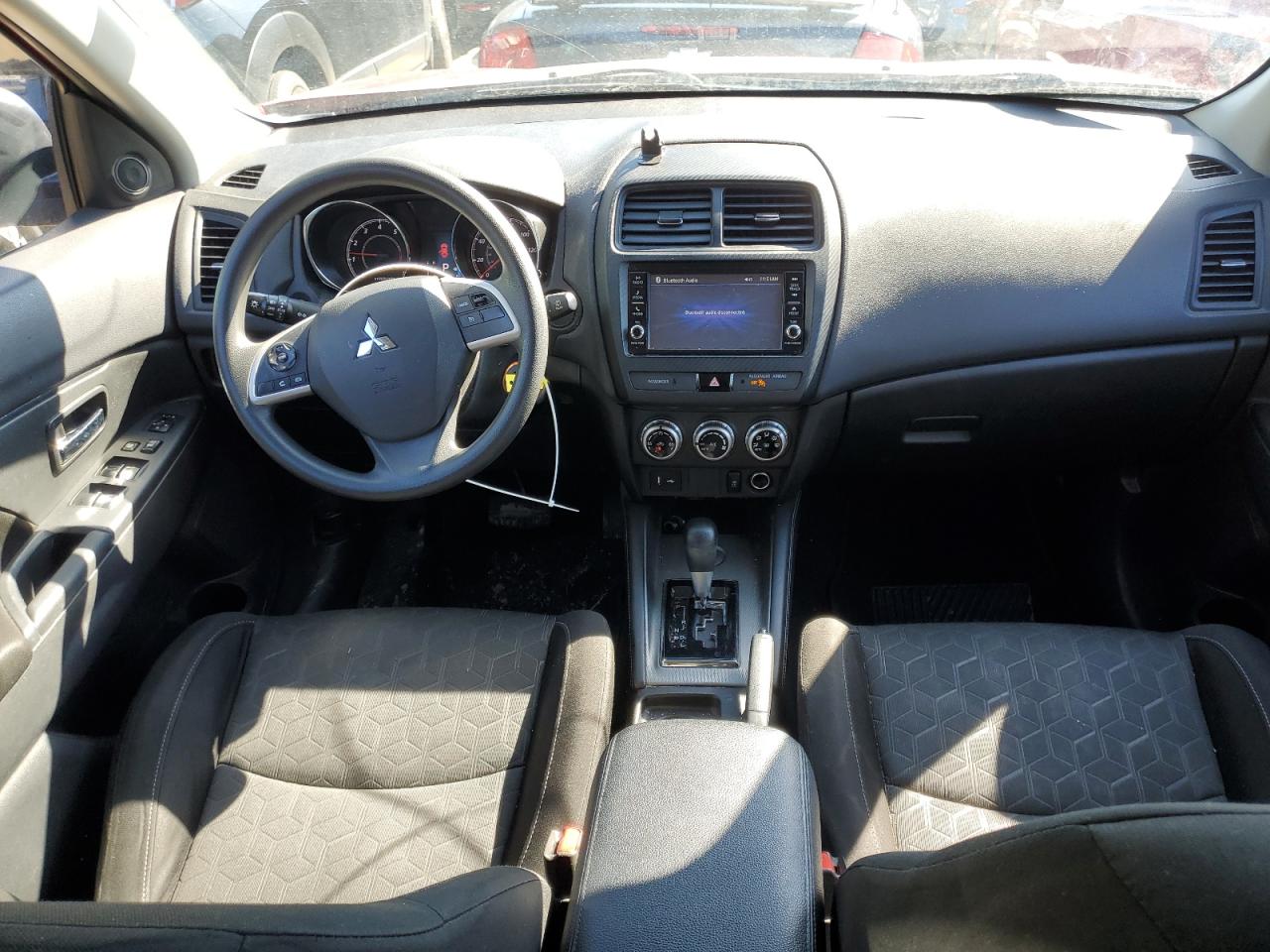 2020 Mitsubishi Outlander - Image 8