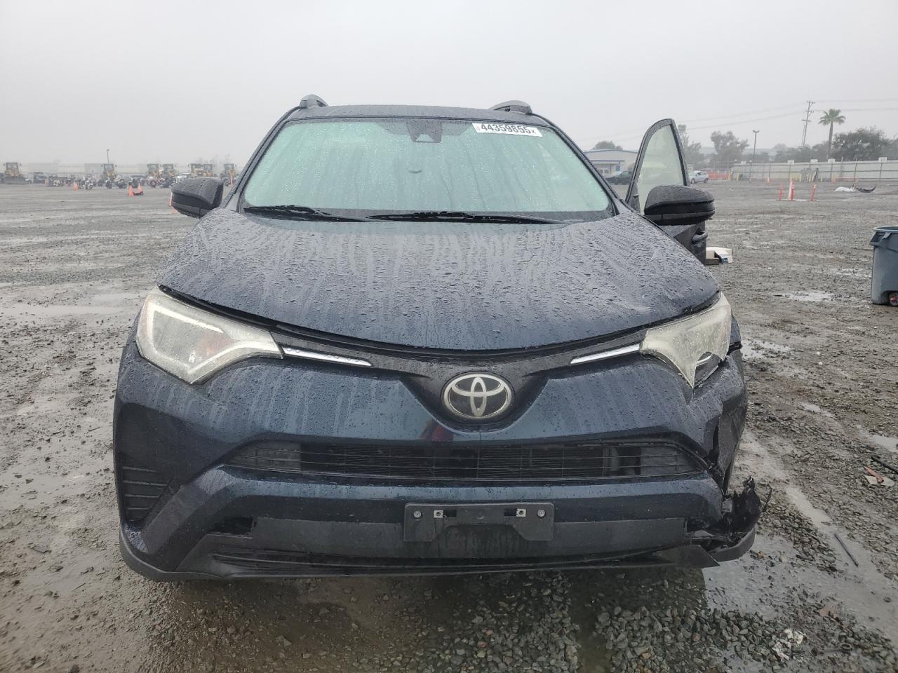 2017 Toyota RAV 4 - Image 5