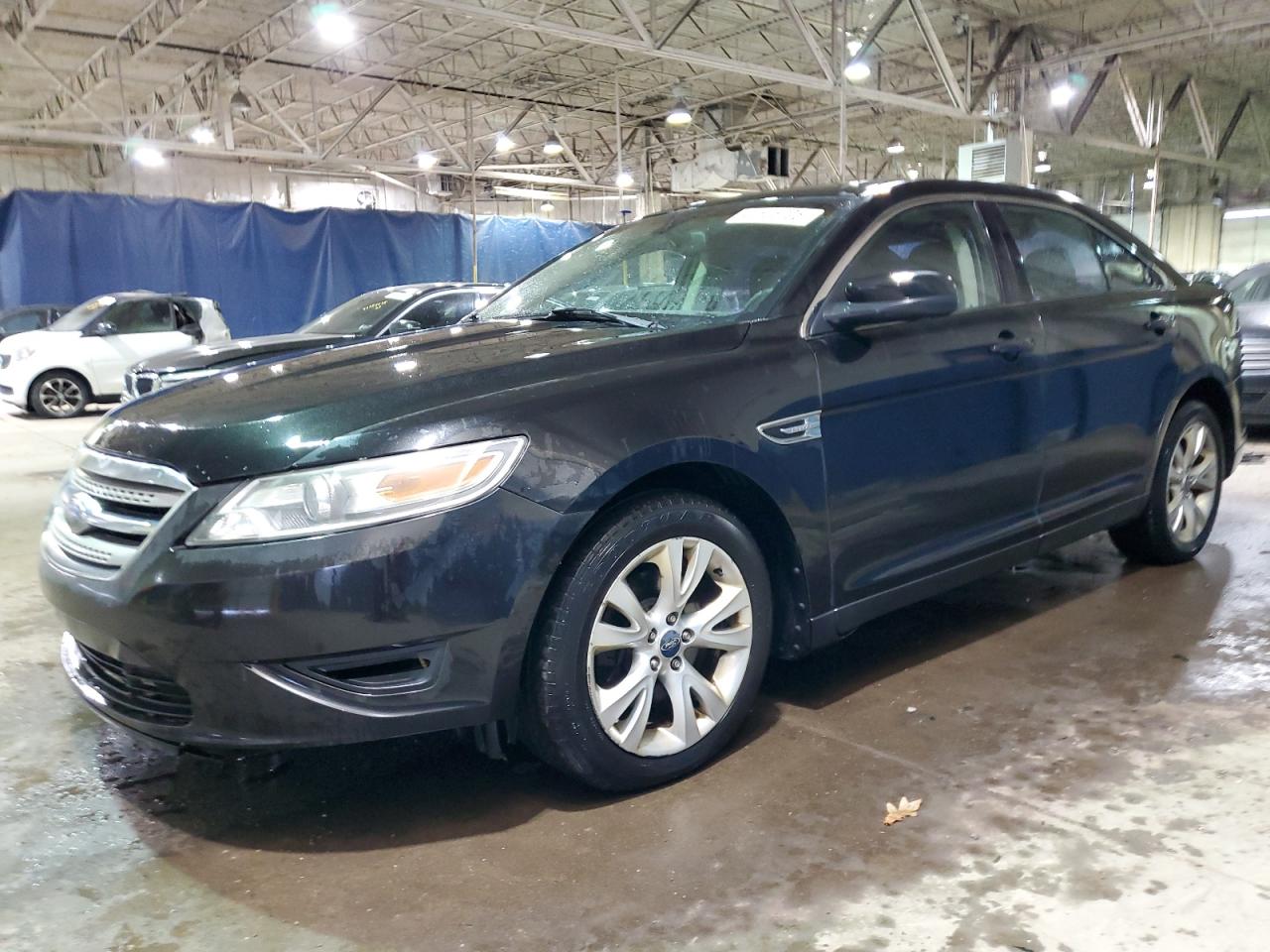 2010 Ford Taurus - Image 1