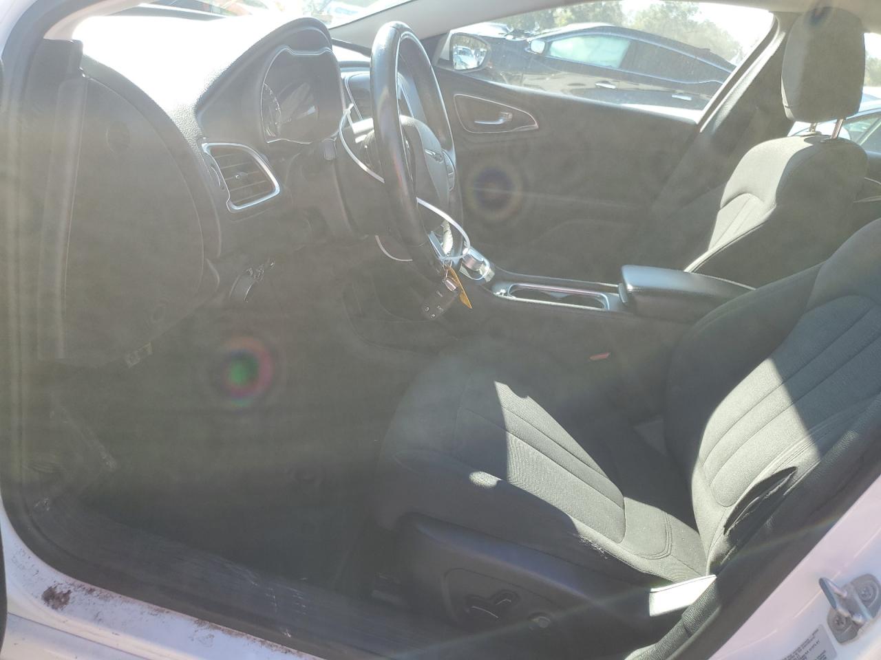 2015 Chrysler 200 - Image 7