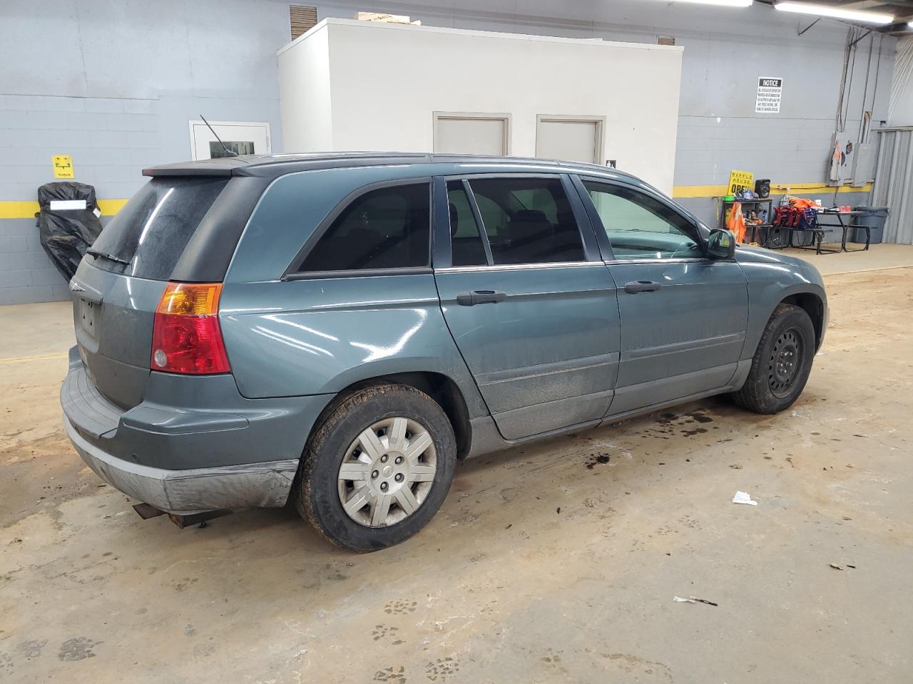 2007 Chrysler Pacifica - Image 3
