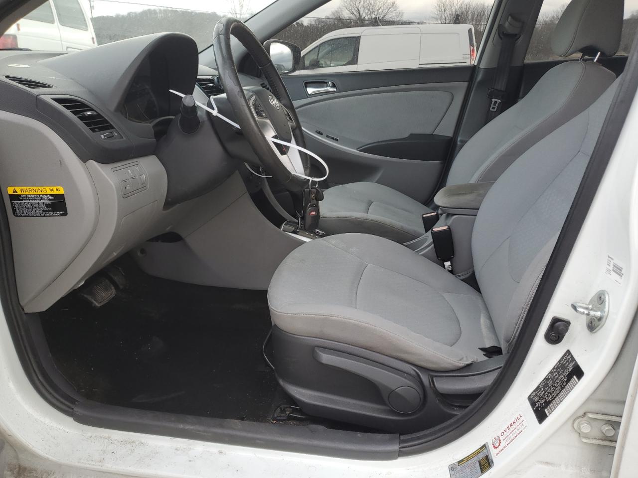 2013 Hyundai Accent - Image 7