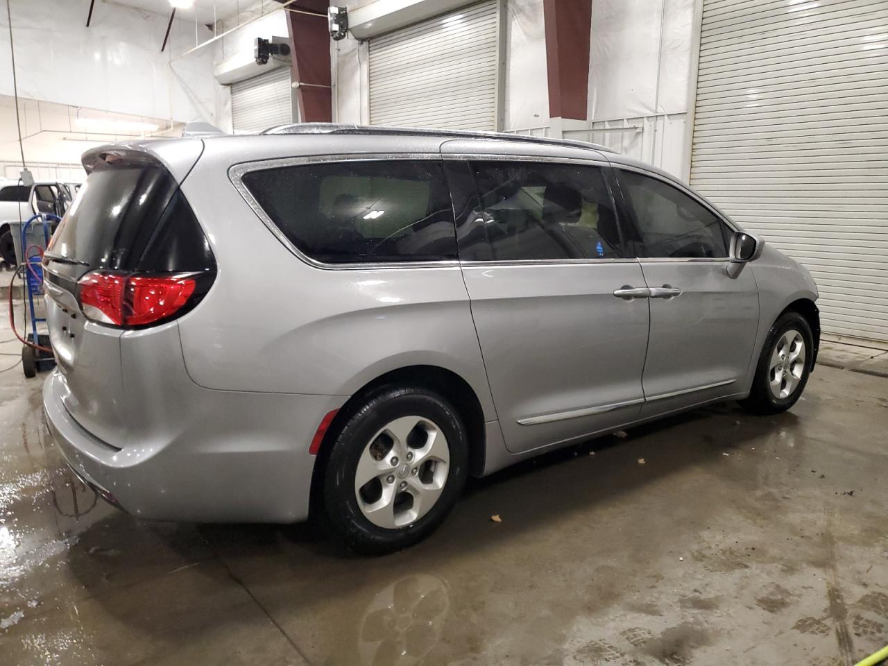 2017 Chrysler Pacifica - Image 3
