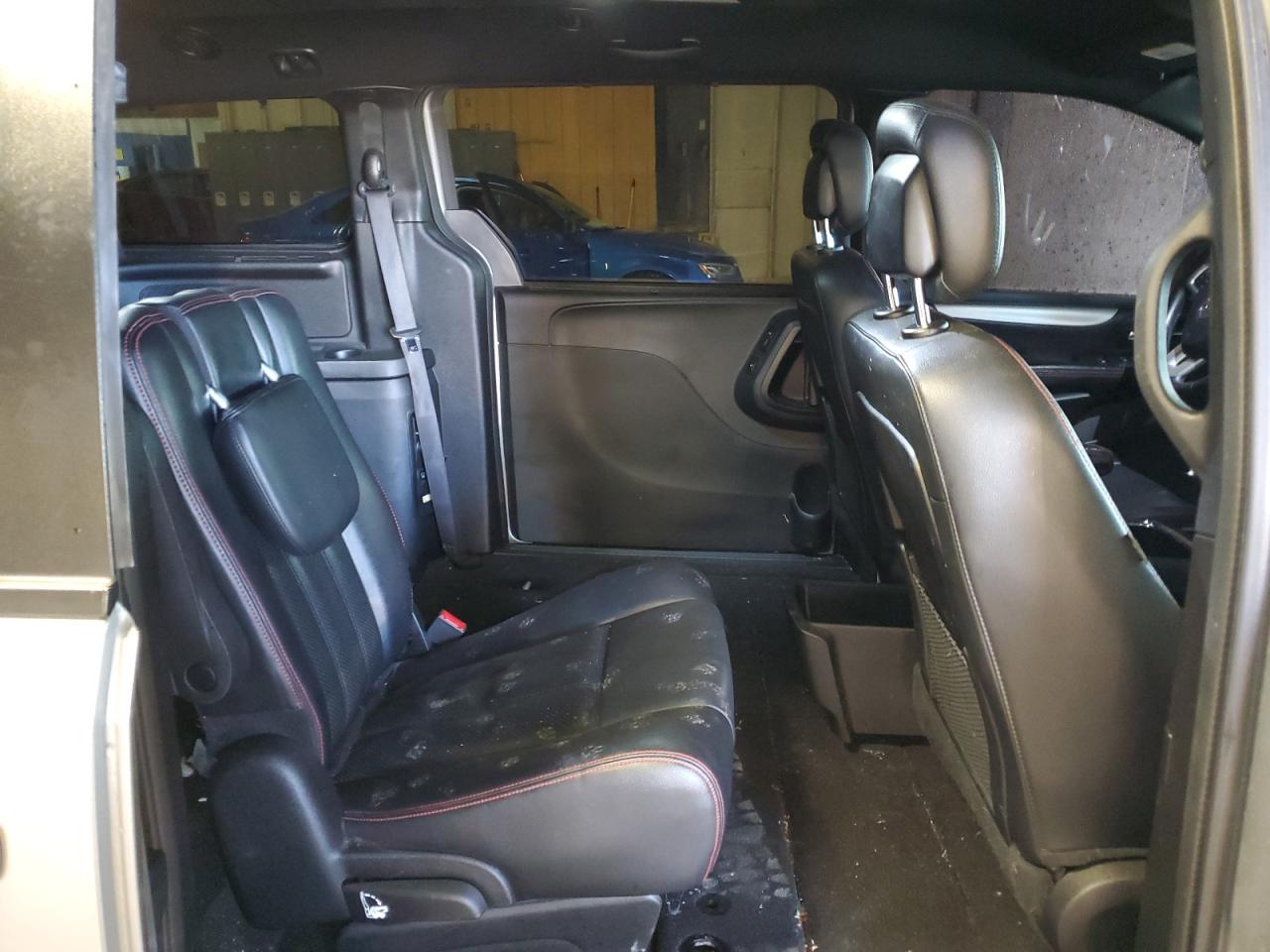 2014 Dodge Caravan - Image 11