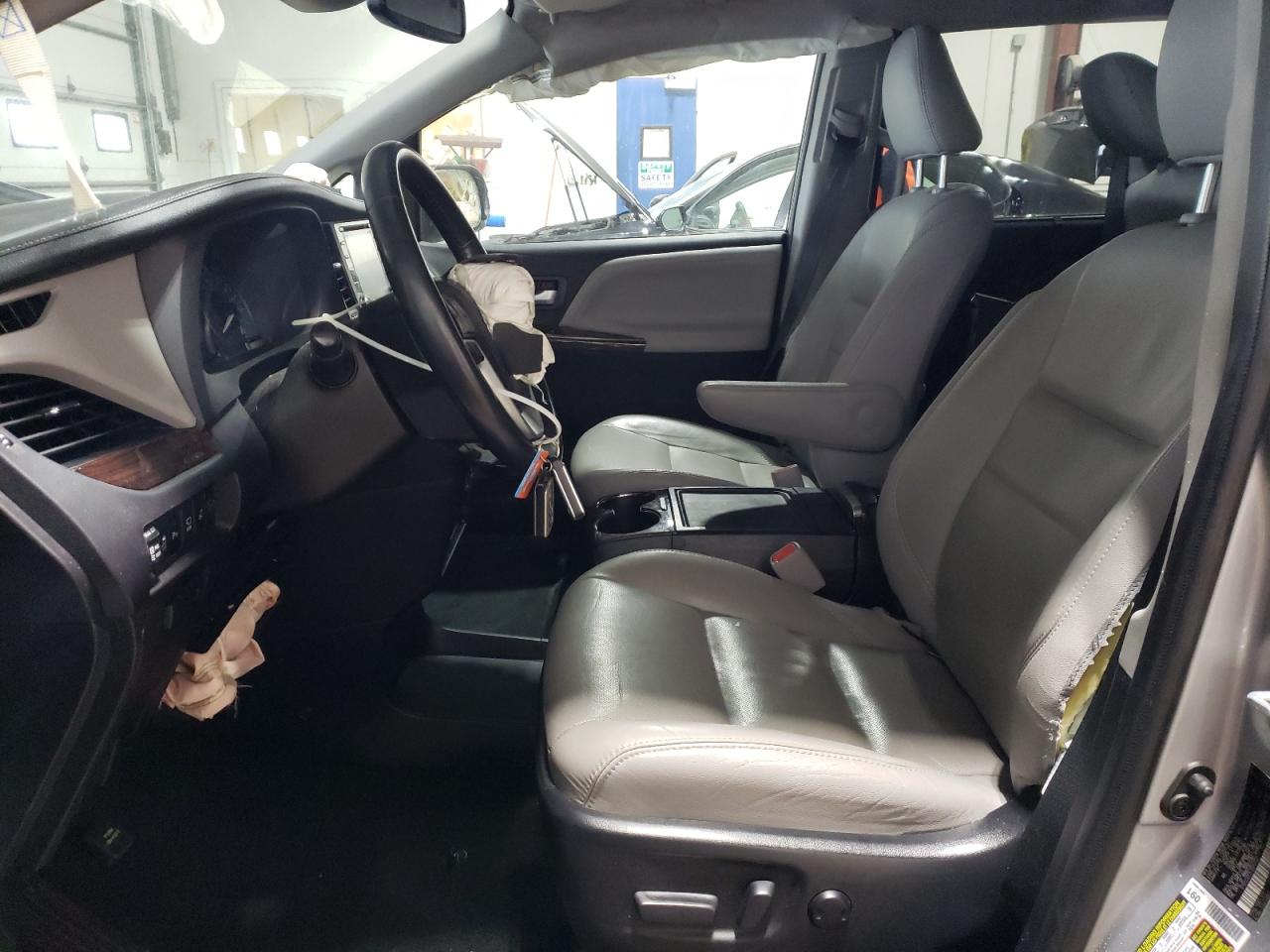 2018 Toyota Sienna - Image 7
