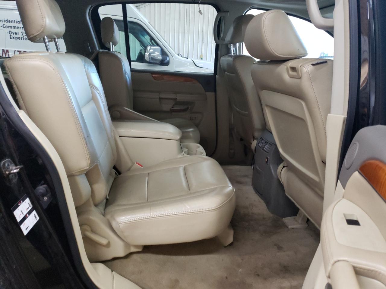 2010 Infiniti QX56 - Image 11