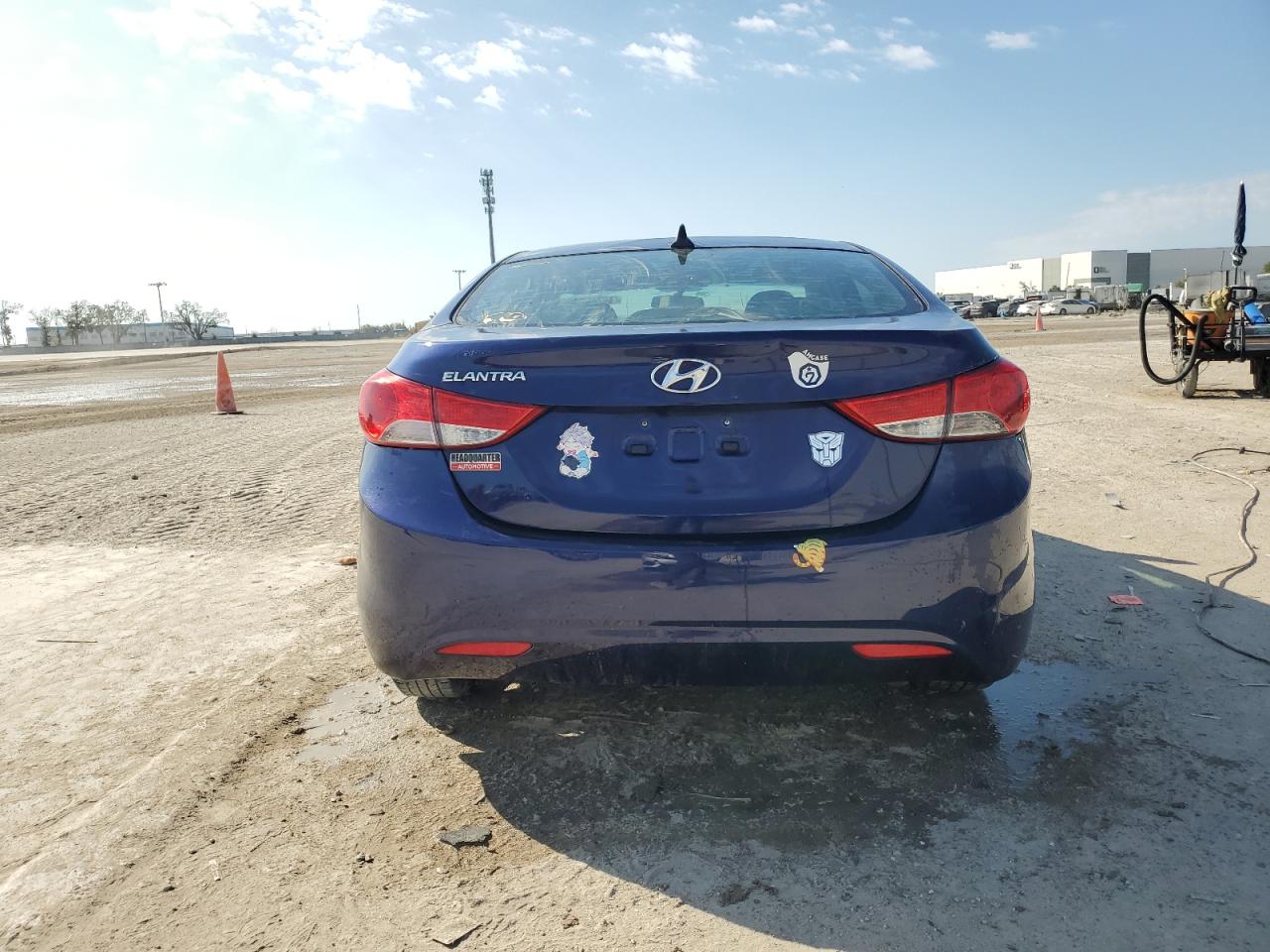 2013 Hyundai Elantra - Image 6