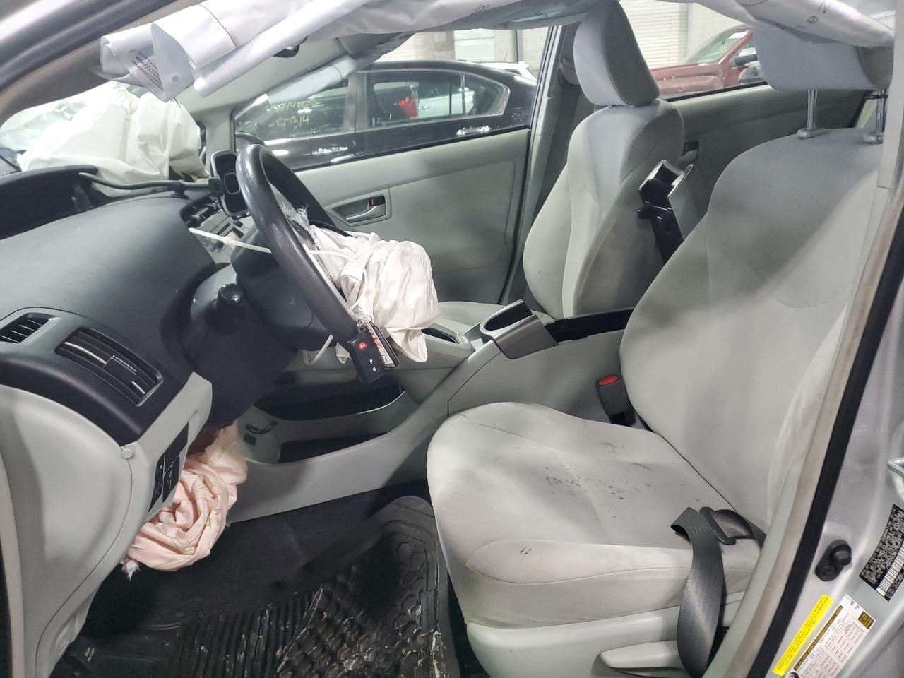 2014 Toyota Prius - Image 7