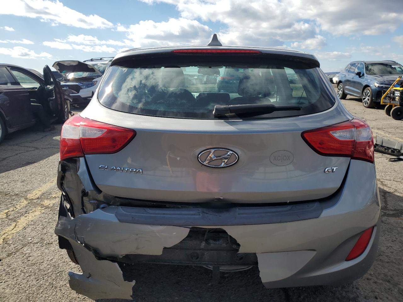 2013 Hyundai Elantra - Image 6