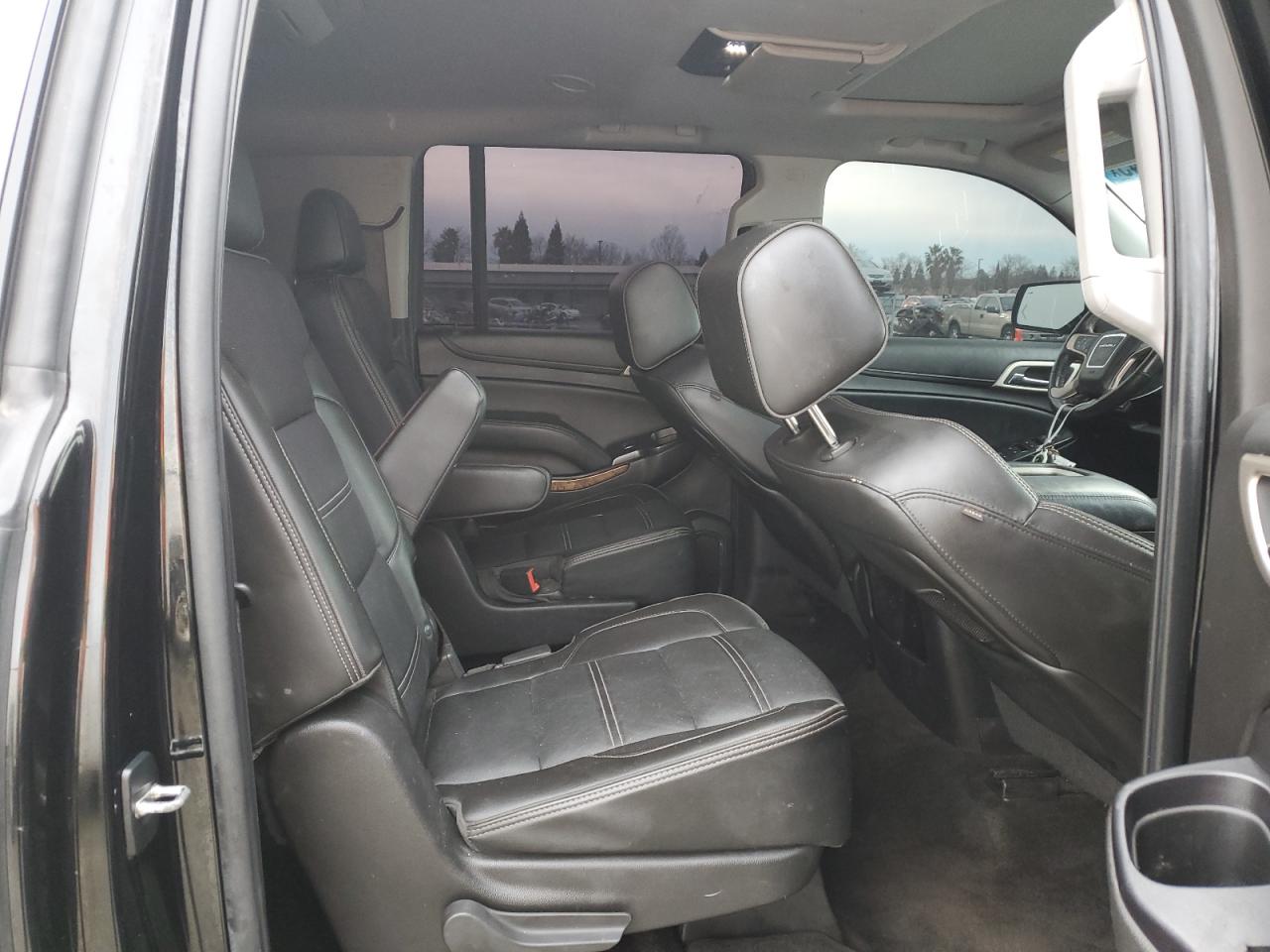 2015 GMC Yukon - Image 11