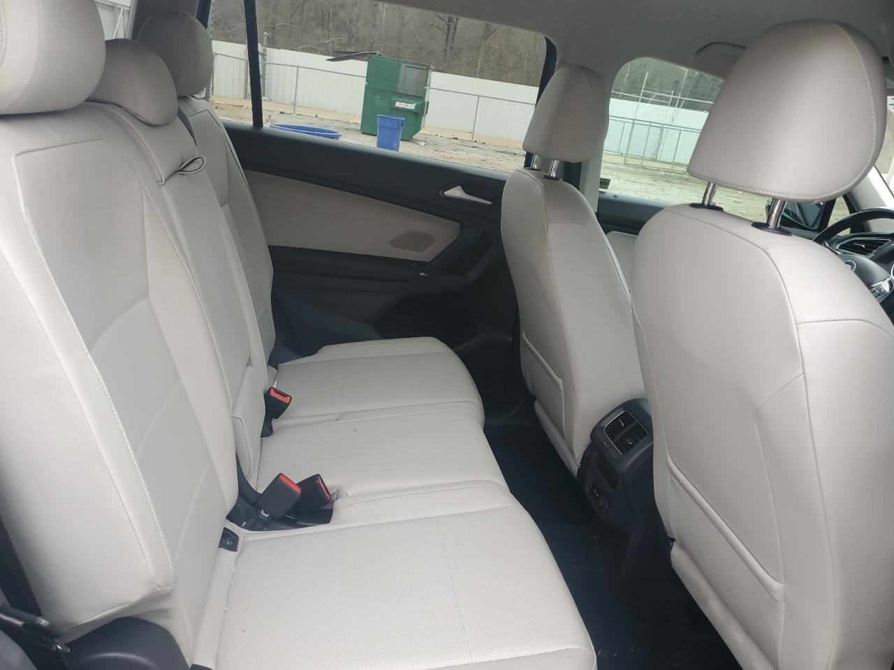 2018 Volkswagen Tiguan - Image 11