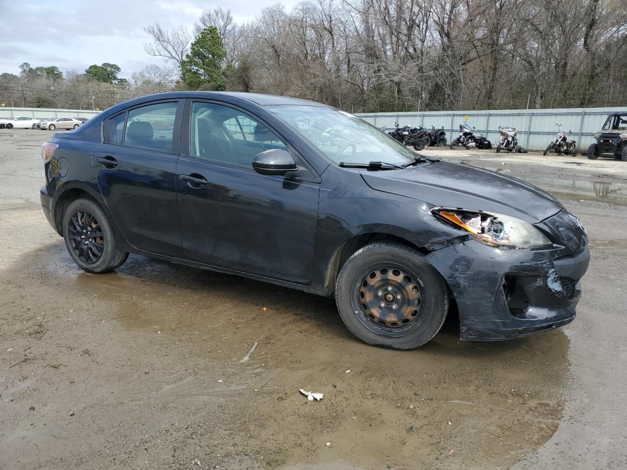 2013 Mazda 3 - Image 4