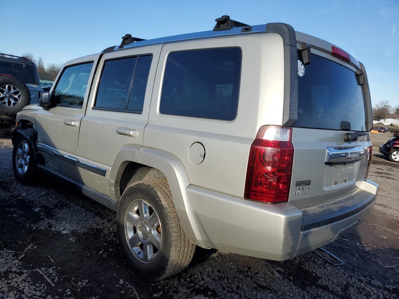 2008 Jeep Commander - Image 2
