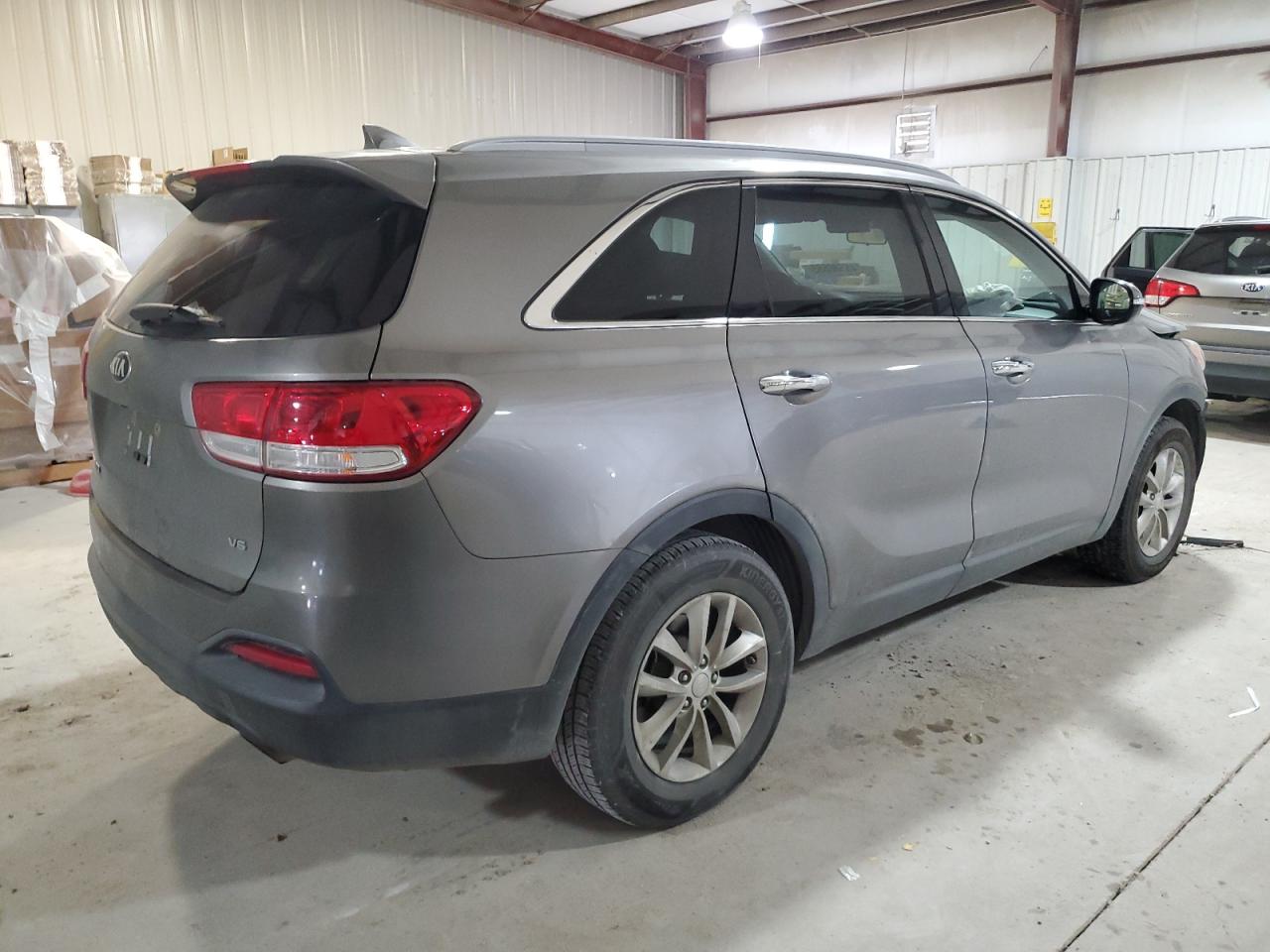 2016 Kia Sorento - Image 3