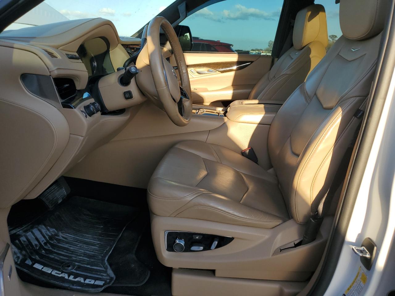 2018 Cadillac Escalade - Image 7