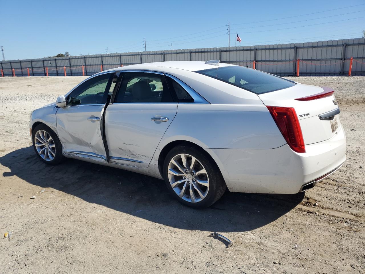 2016 Cadillac XTS - Image 2
