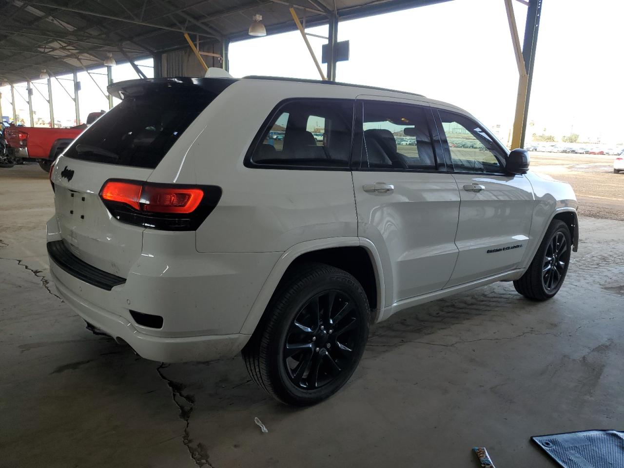 2019 Jeep Grand Cherokee - Image 3