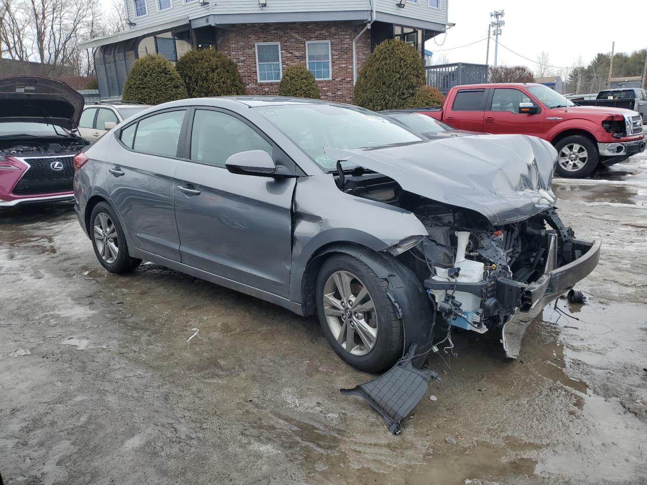 2019 Hyundai Elantra - Image 4