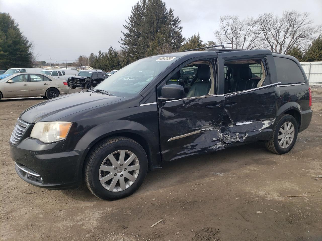 2014 Chrysler Town & Country - Image 1