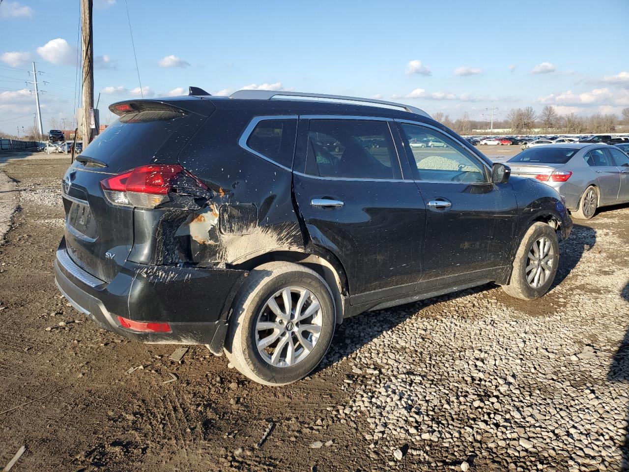 2018 Nissan Rogue - Image 3