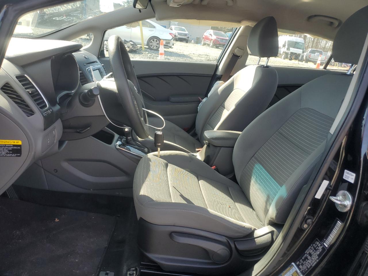 2017 Kia Forte - Image 7
