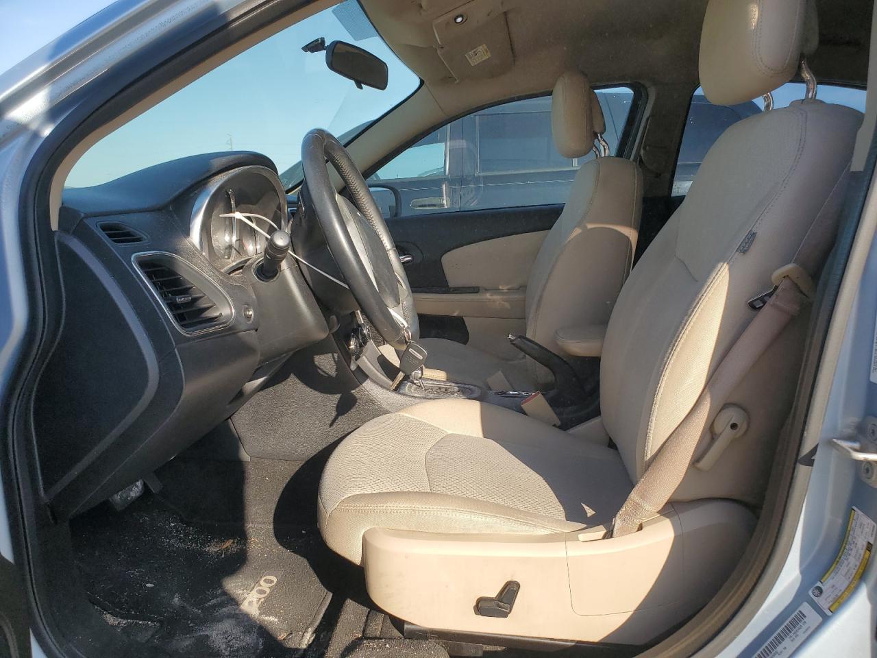 2012 Chrysler 200 - Image 7