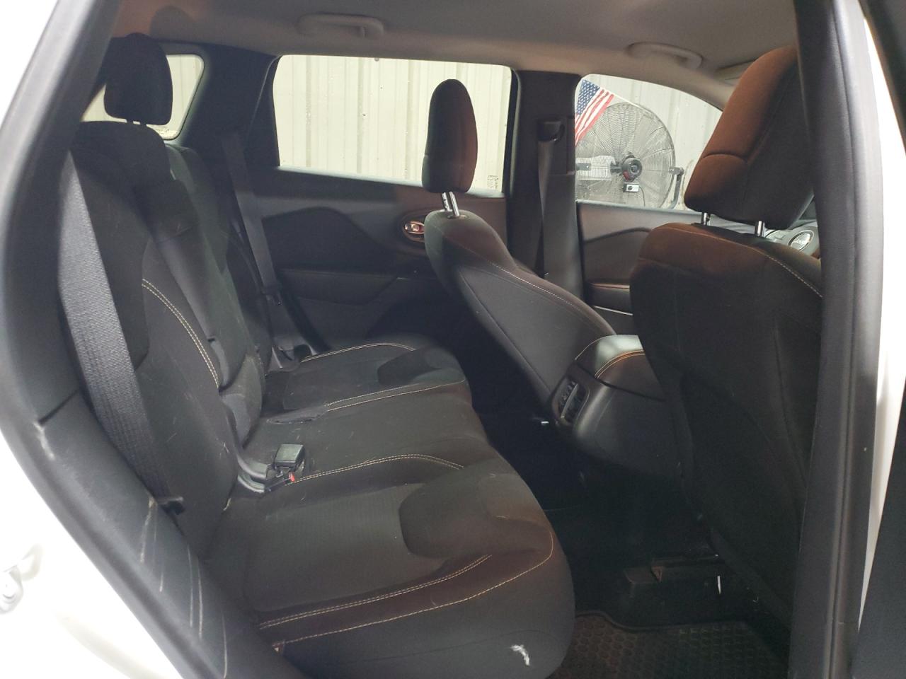 2016 Jeep Grand Cherokee - Image 10