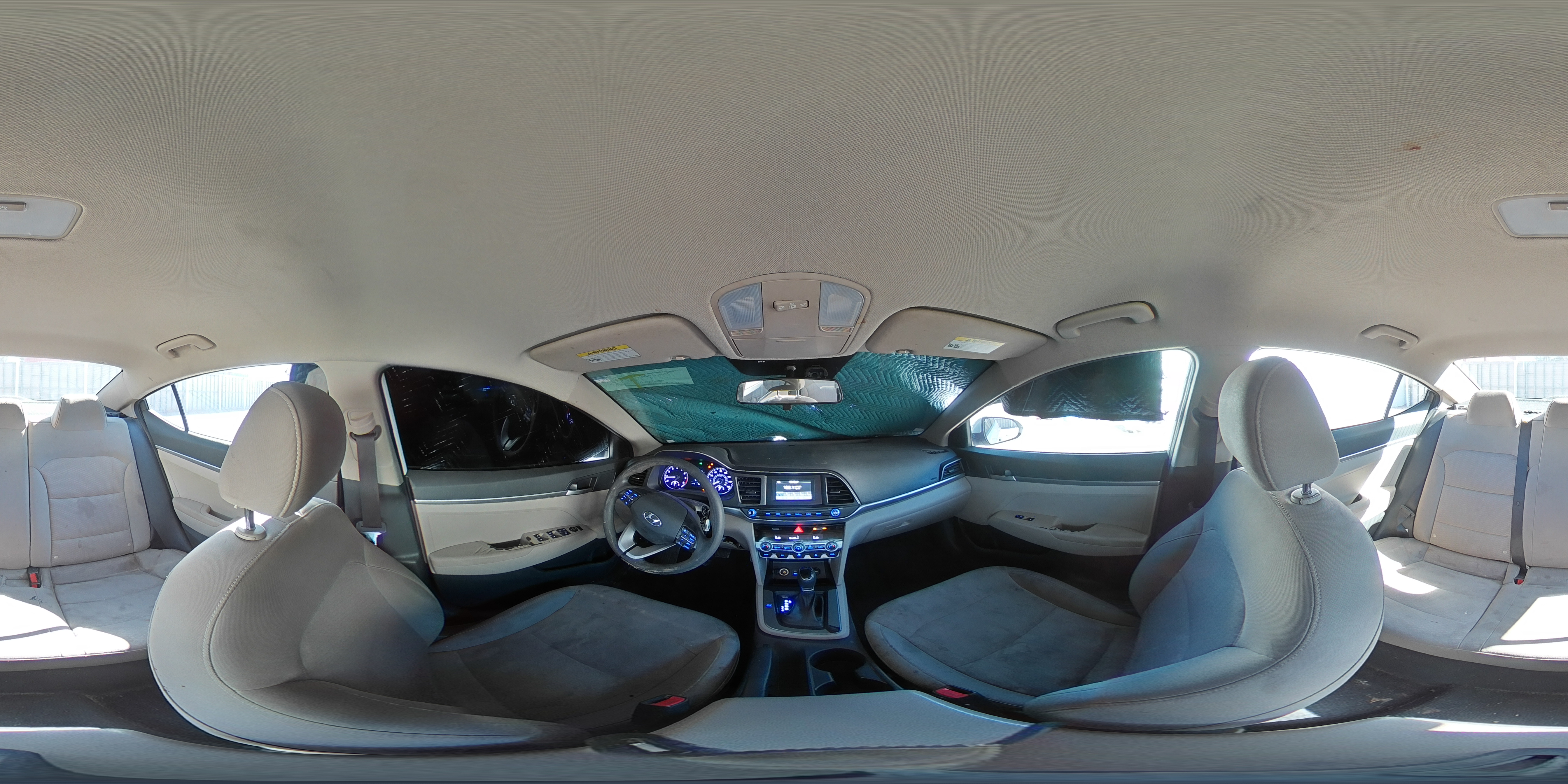 2020 Hyundai Elantra - Image 13