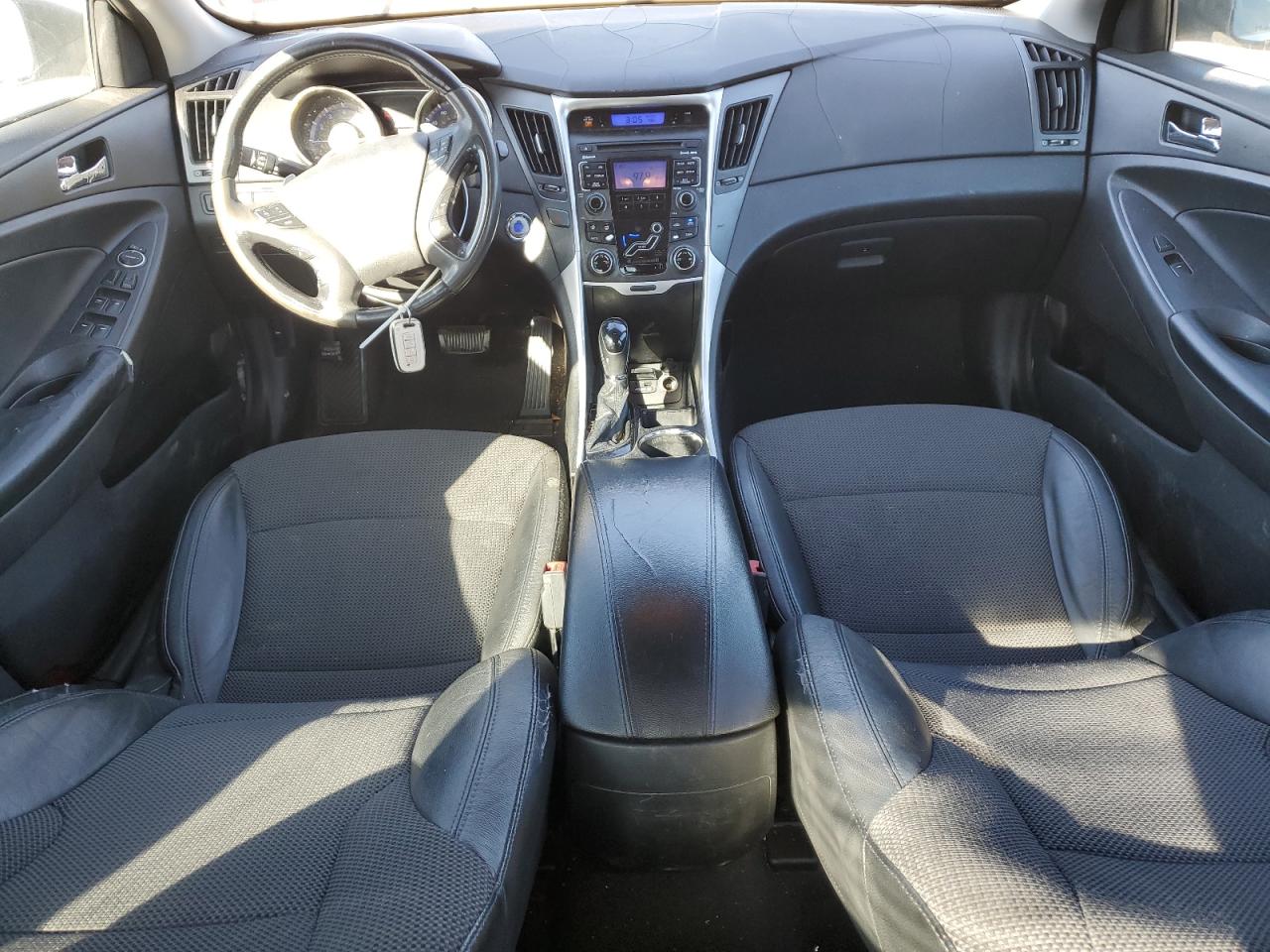 2011 Hyundai Sonata - Image 8