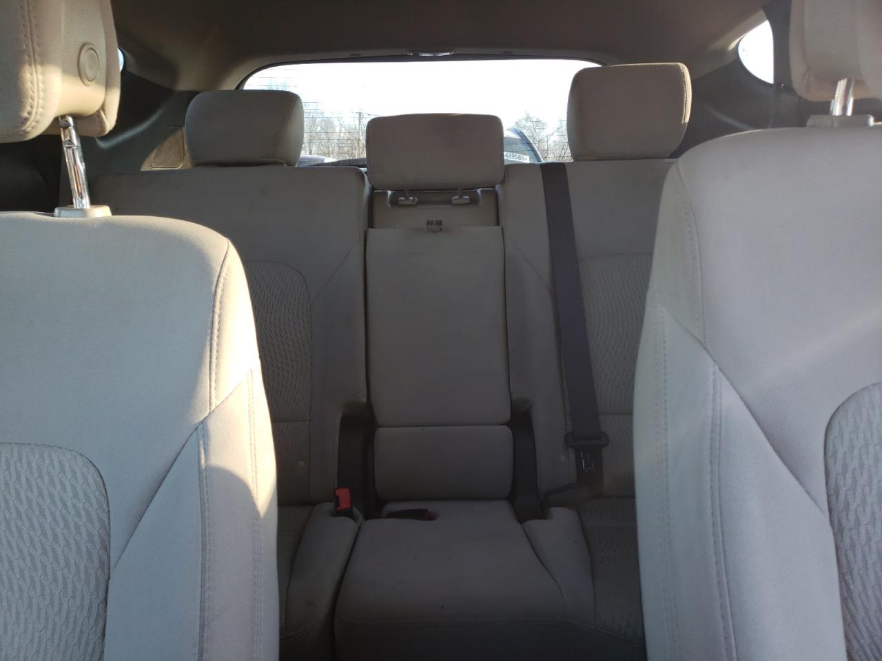 2018 Hyundai Santa Fe - Image 10