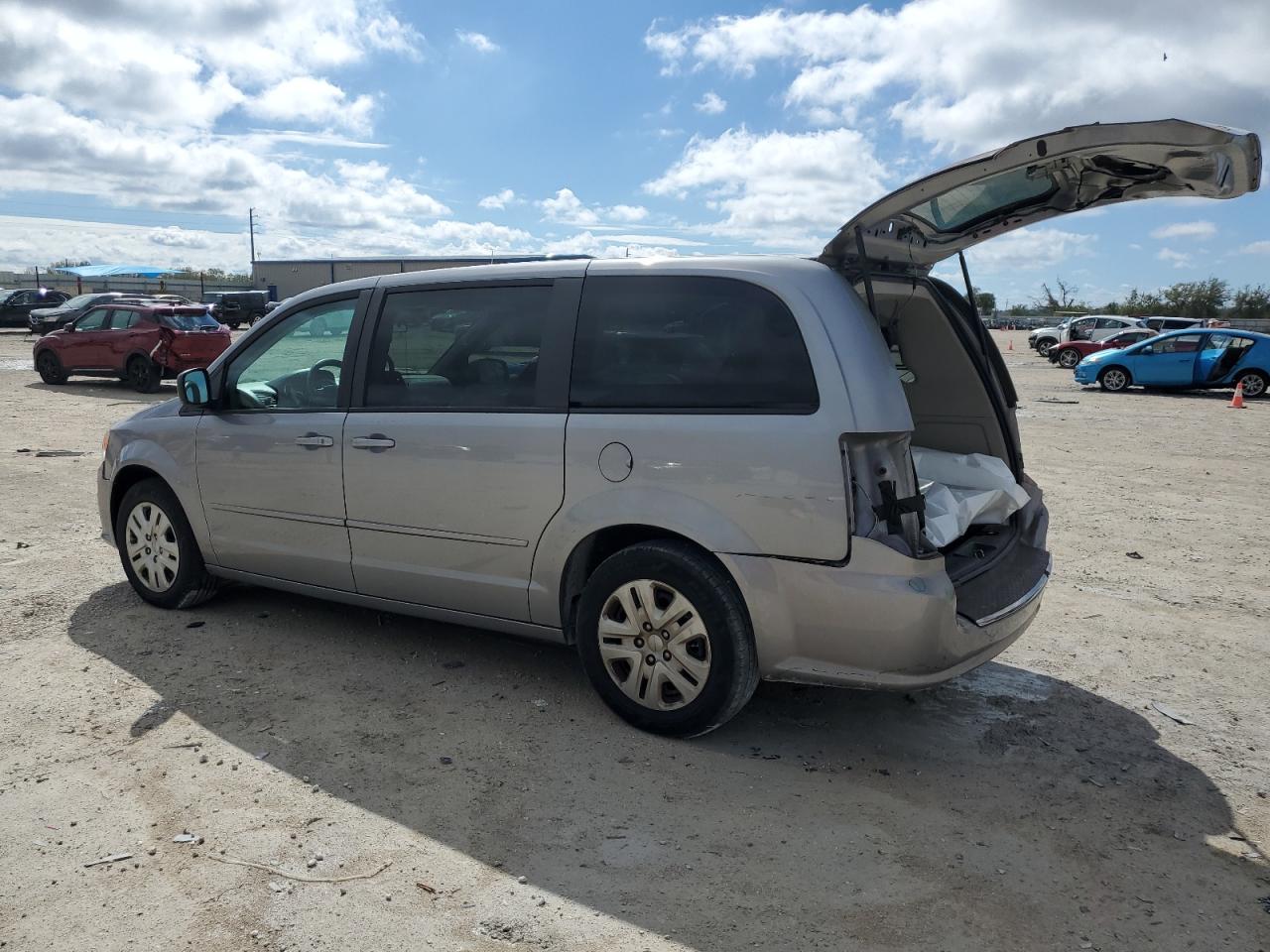 2016 Dodge Caravan - Image 2