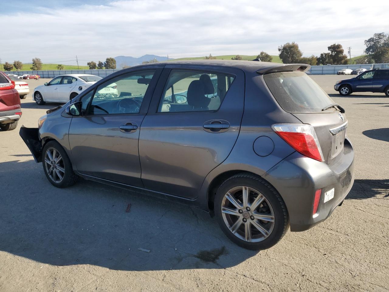 2012 Toyota Yaris - Image 2