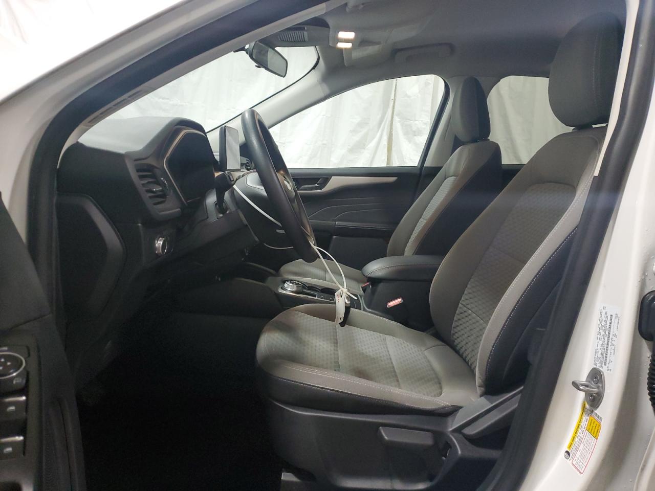 2022 Ford Escape - Image 7