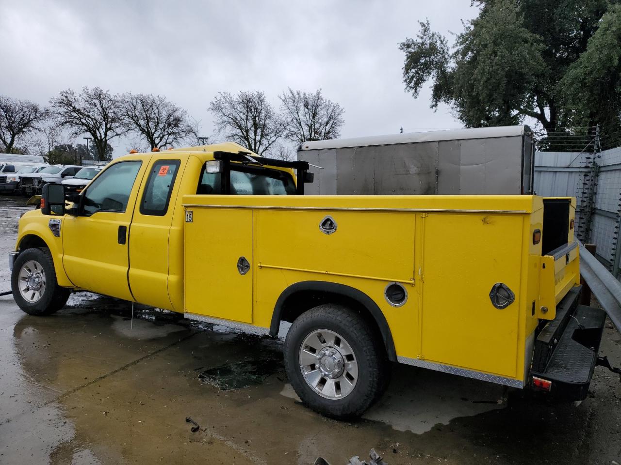 2008 Ford F350 - Image 2