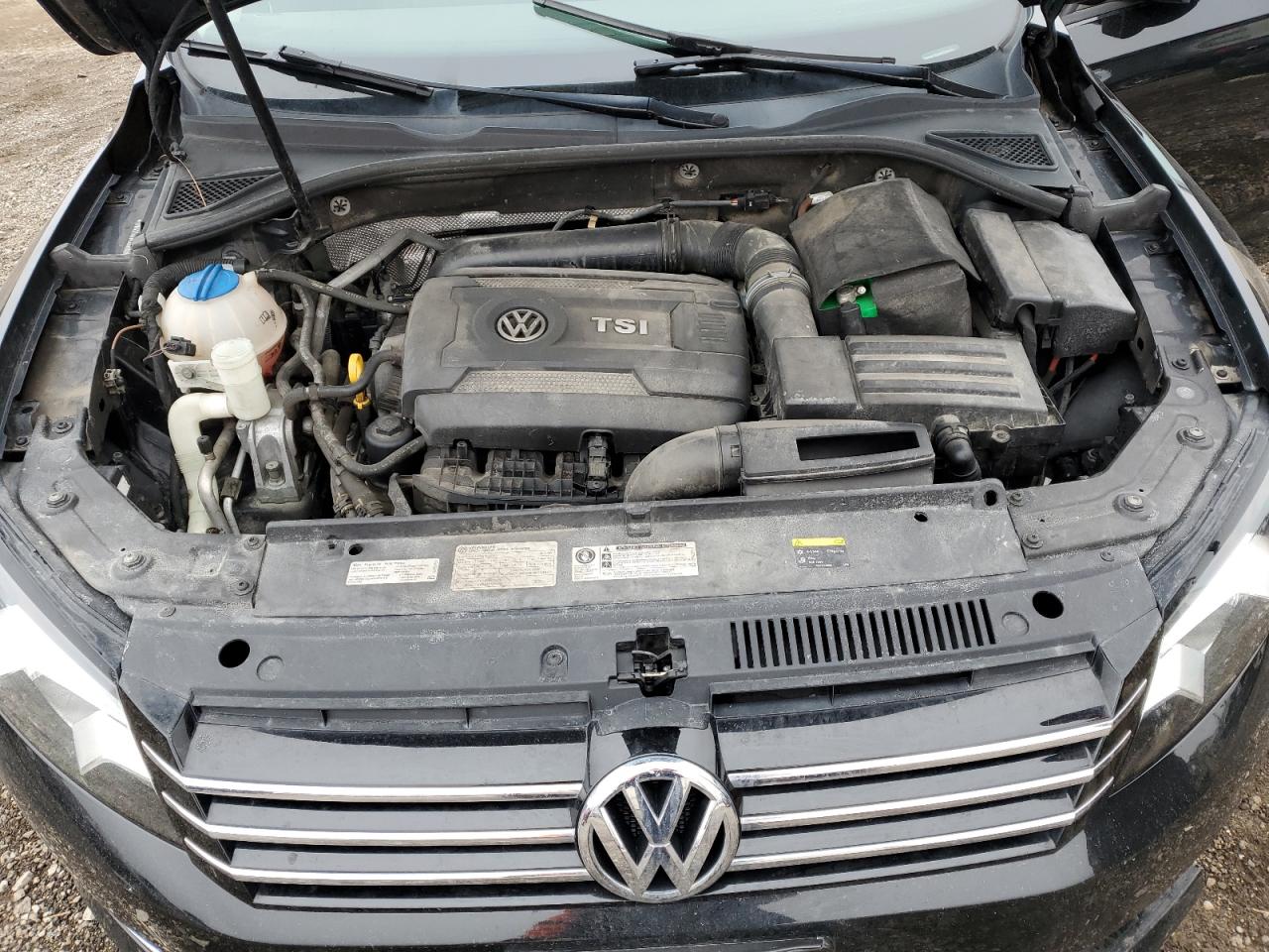 2015 Volkswagen Passat - Image 11
